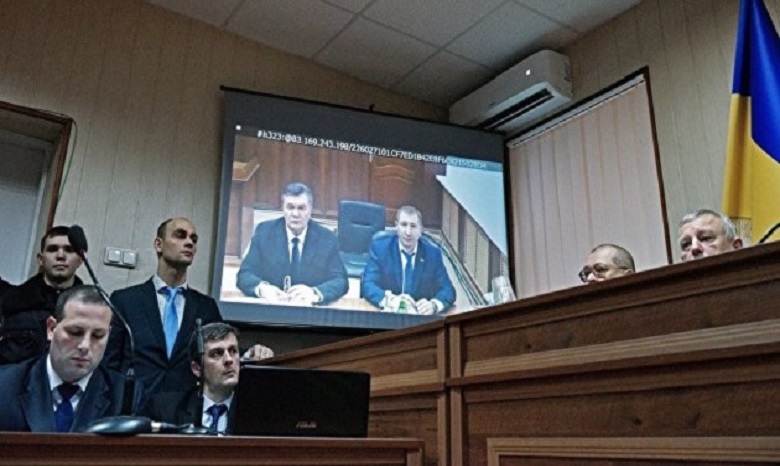 Суд по делу о госизмене Януковича продолжил заслушивать выступление адвоката в дебатах