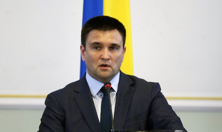 Венгерский консул, раздававший паспорта в Береговом, покинет Украину в ближайшие дни