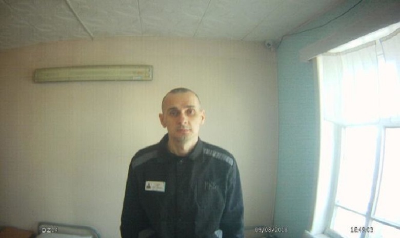 Офис украинского омбудсмена проверяет информацию о прекращении голодовки Сенцовым