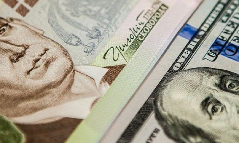 Отказ от доллара США не спасет от девальвации национальные валюты - мнение эксперта