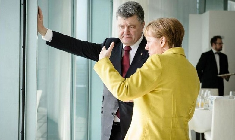 Порошенко обсудит с Меркель ситуацию на Донбассе и в Азовском море