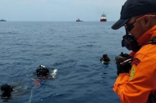 У берегов Индонезии нашли корпус разбившегося самолета