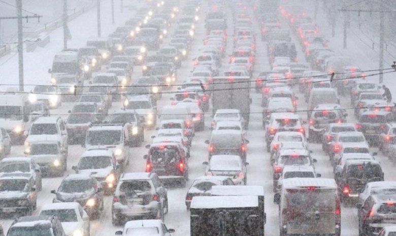 Из-за снегопадов за сутки в Украине произошло более 1 тысячи ДТП