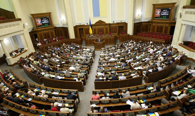 Рада утвердила военное положение в Украине: когда закон начнет действовать