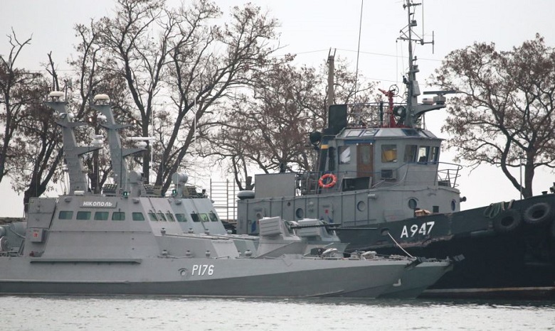 Суд в Крыму арестовал двух захваченных ФСБ украинских моряков