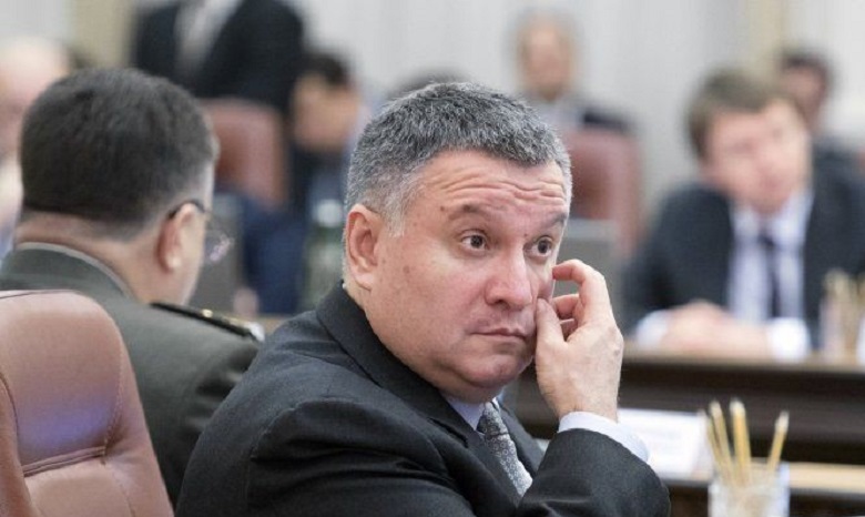 ГПУ допросит Авакова по делу о покушении на Януковича