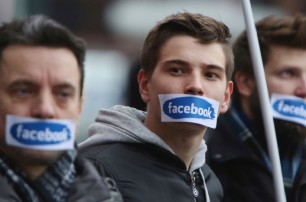 Секс-цензура в Facebook: О чем теперь нельзя писать в соцсети и как будут наказывать нарушителей