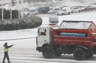 В снежном плену: сегодня осложнение погодных условий ожидается почти по всей Украине