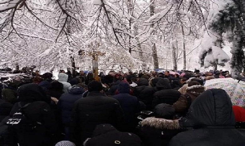 Сотни верующих УПЦ пришли на молебен под стены Верховной Рады
