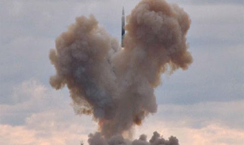 Российские военные в присутствии Путина запустили ракету с гиперзвуковой боеголовкой