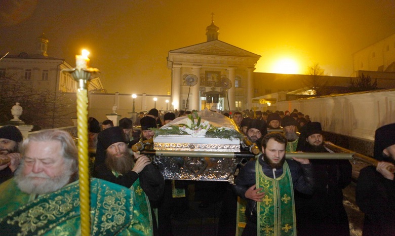 Тысячи православных в Почаевской лавре отмечают день памяти преподобного Амфилохия