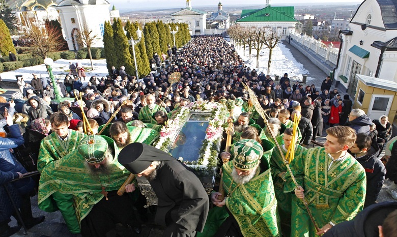 Тысячи верующих в Почаевской лавре отметили день памяти преподобного Амфилохия