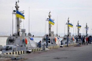 Украинские корабли не прекратят проходы через Керченский пролив, - Полторак