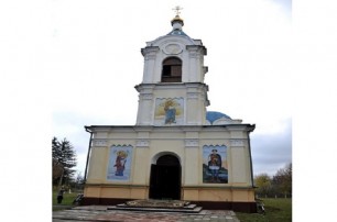 В Одесской области активисты партии «Свобода» отобрали храм УПЦ и передали ПЦУ