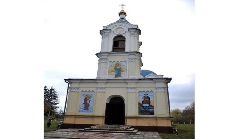 В Одесской области активисты партии «Свобода» отобрали храм УПЦ и передали ПЦУ