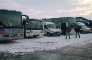 В Луцк на молебен ПЦУ с Порошенко людей для массовости свозили автобусами