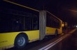 В Киеве посреди дороги развалился пассажирский автобус