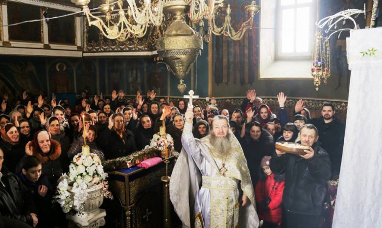 Румыноговорящие парафии УПЦ на Буковине подтвердили верность Митрополиту Онуфрию