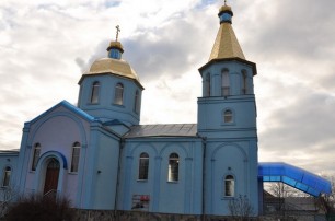 Захват храма УПЦ в селе Погребы под Киевом: Полиция охраняет церковь, назначены переговоры