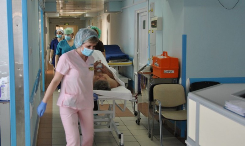 Украинские больницы незаконно не пускают посетителей в реанимации