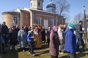 В Пеньковке на Винниччине община УПЦ третий месяц борется за свой храм