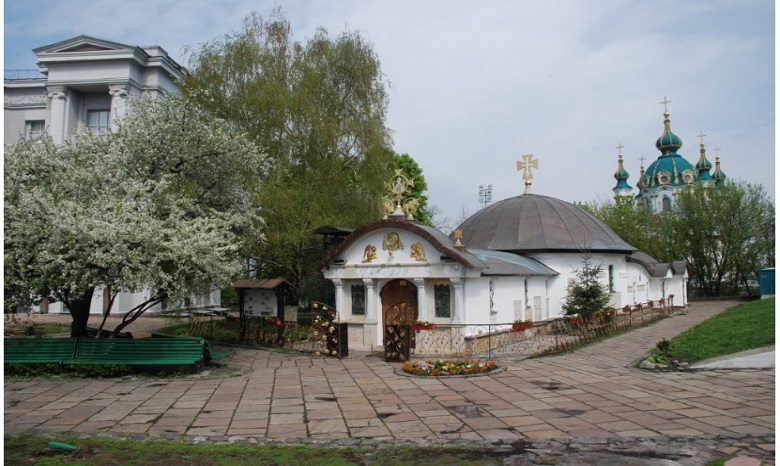 В Киеве православные отметили десятилетие Десятинного монастыря