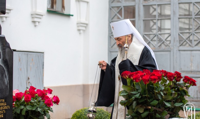 Предстоятель УПЦ совершил панихиду в годовщину смерти настоятельницы Флоровского монастыря
