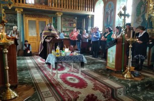 На Буковине верующие УПЦ села Васлововцы почти 80 суток беспрерывно молятся в своем храме