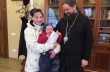 Житомирская епархия УПЦ передала средства от благотворительных вечеров нуждающимся семьям и школе