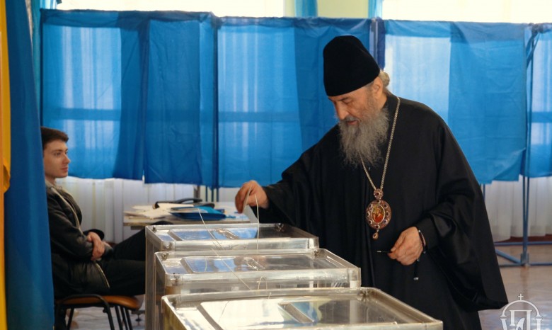 Предстоятель УПЦ проголосовал во втором туре выборов Президента Украины