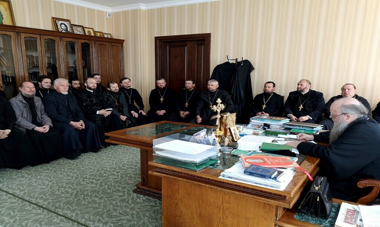 Волынский епископ встретился с настоятелями захваченных храмов УПЦ