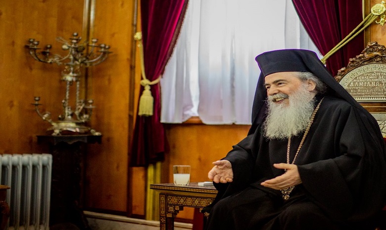 Патриарх Феофил накануне Пасхи поддержал верующих УПЦ и Митрополита Онуфрия