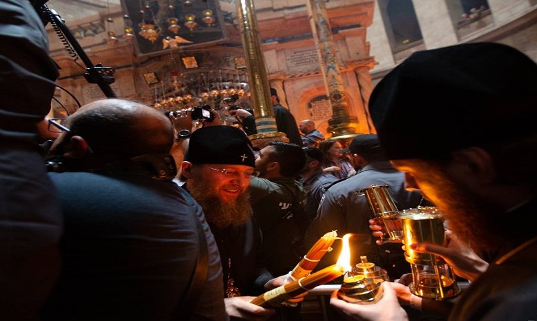 Благодатный огонь-2019 для Украины и благословение Патриарха Иерусалимского от Святого Гроба (фото, видео)