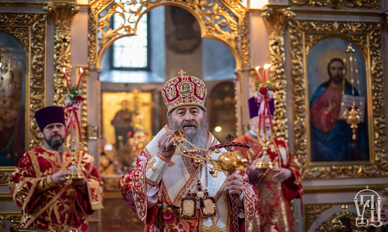 Митрополит Онуфрий совершил праздничную литургию во Флоровском монастыре Киева