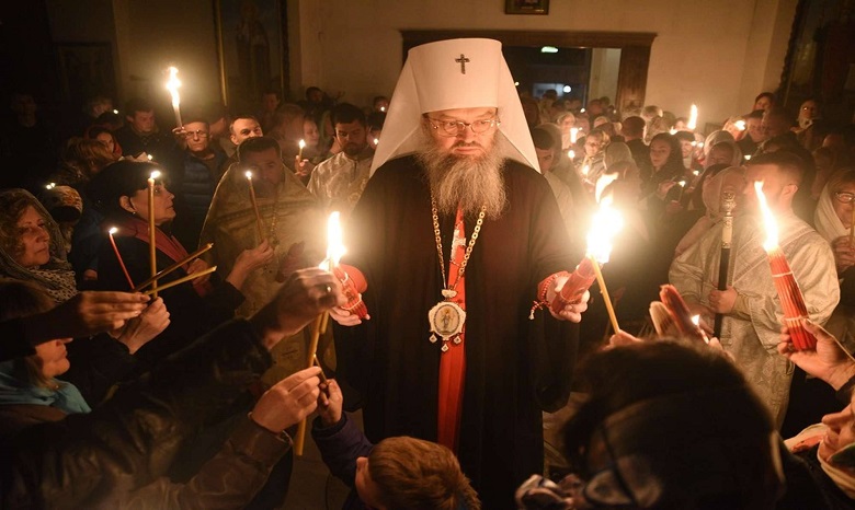 Запорожский митрополит пожелал верующим оставить все скорби и печали за стенами церкви