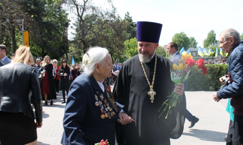 В Запорожье и Харькове священники УПЦ приняли участие в мероприятиях в честь Дня Победы
