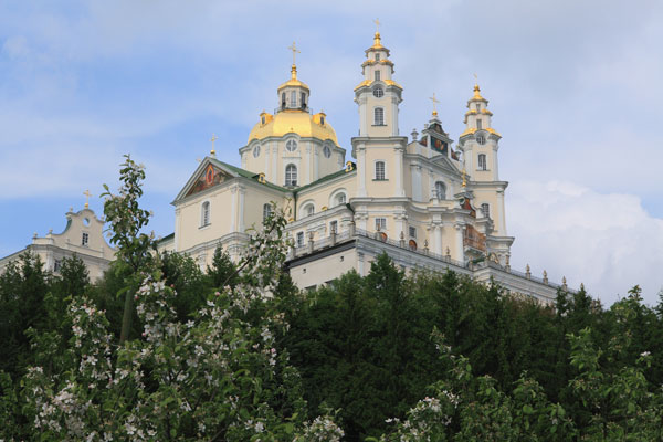 В Почаевской лавре в день памяти преподобного Иова пройдет пасхальный фестиваль