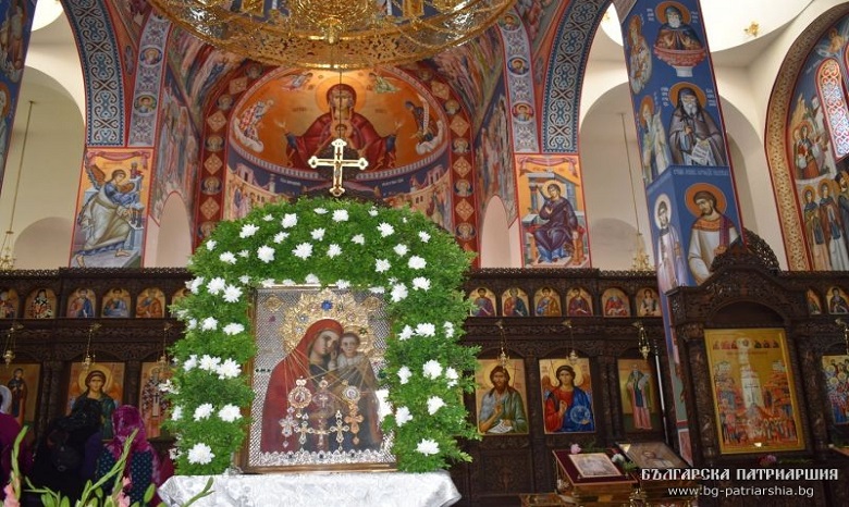 Боянская чудотворная икона Божией Матери пробудет в Болгарии до 2 июня