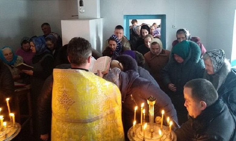 В Ровенской области активисты ПЦУ избили мужчину, который встал на защиту священника УПЦ