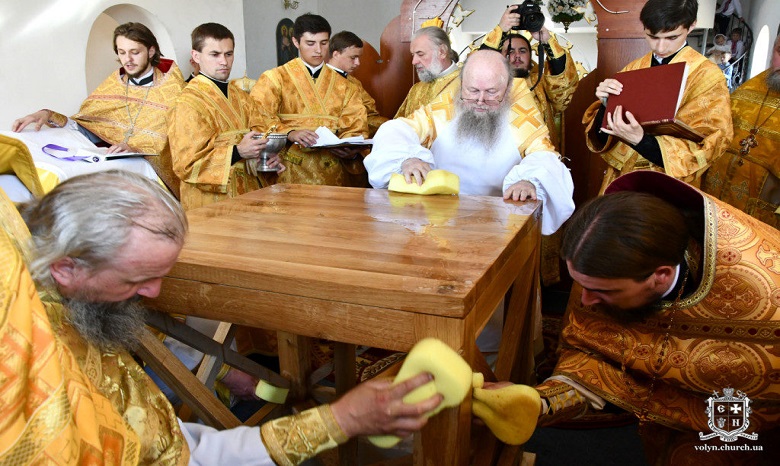 Православная молодежь Одессы передала детям, которые находятся в областном противотуберкулезном диспансере, подарки