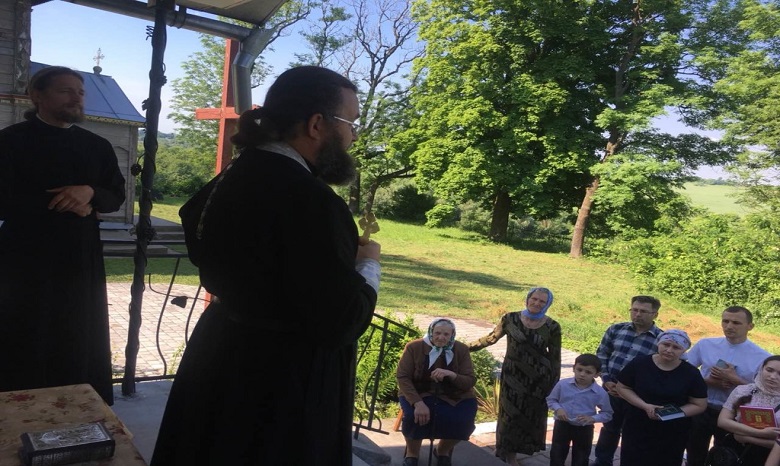 На Тернопольской области сторонники ПЦУ захватили храм: Верующие УПЦ отстаивают свои права в суде
