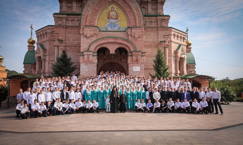 В столичном Голосеевском монастыре приглашают в училище новых студентов