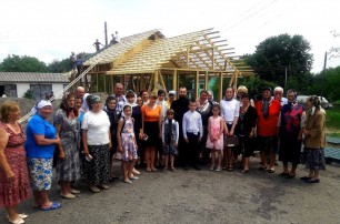 Верующие села Карапчов на Буковине возобновляют литургическую жизнь