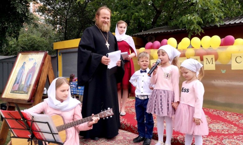 В Луцке ко дню православной семьи провели праздничный концерт