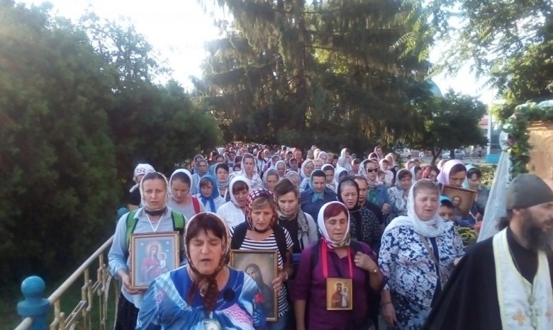 На Закарпатье сотни верующих УПЦ пройдут 30 км ночным крестным ходом
