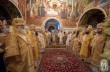 В Киево-Печерской лавре тысячи верующих празднуют День Петра и Павла