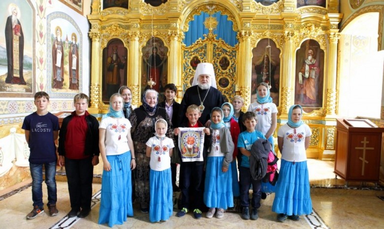 В Почаевской лавре приняли воспитанников детского дома из Казахстана