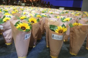 Церемония возложения цветов и минута молчания: в Нидерландах почтили память жертв катастрофы Боинга-777