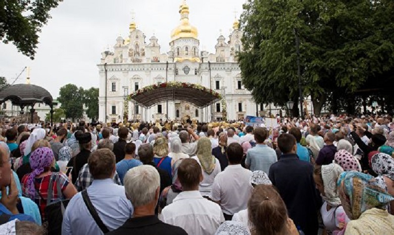 РПЦ: Массовые крестные ходы в Украине - это способ для верующих поддержать свою Церковь