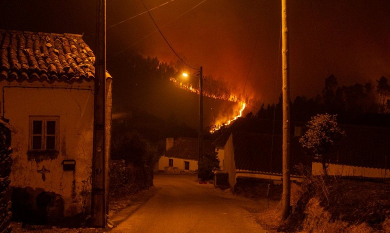 Сильные пожары на востоке Португалии: 20 пострадавших